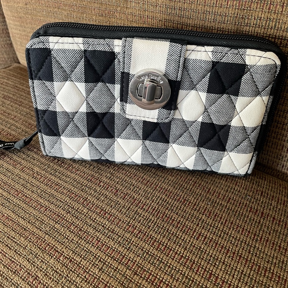Vera Bradley wallet. Used once. Excellent condition